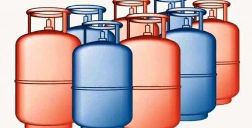 म्याद गुज्रेका सिलिन्डर नष्ट गरिँदै